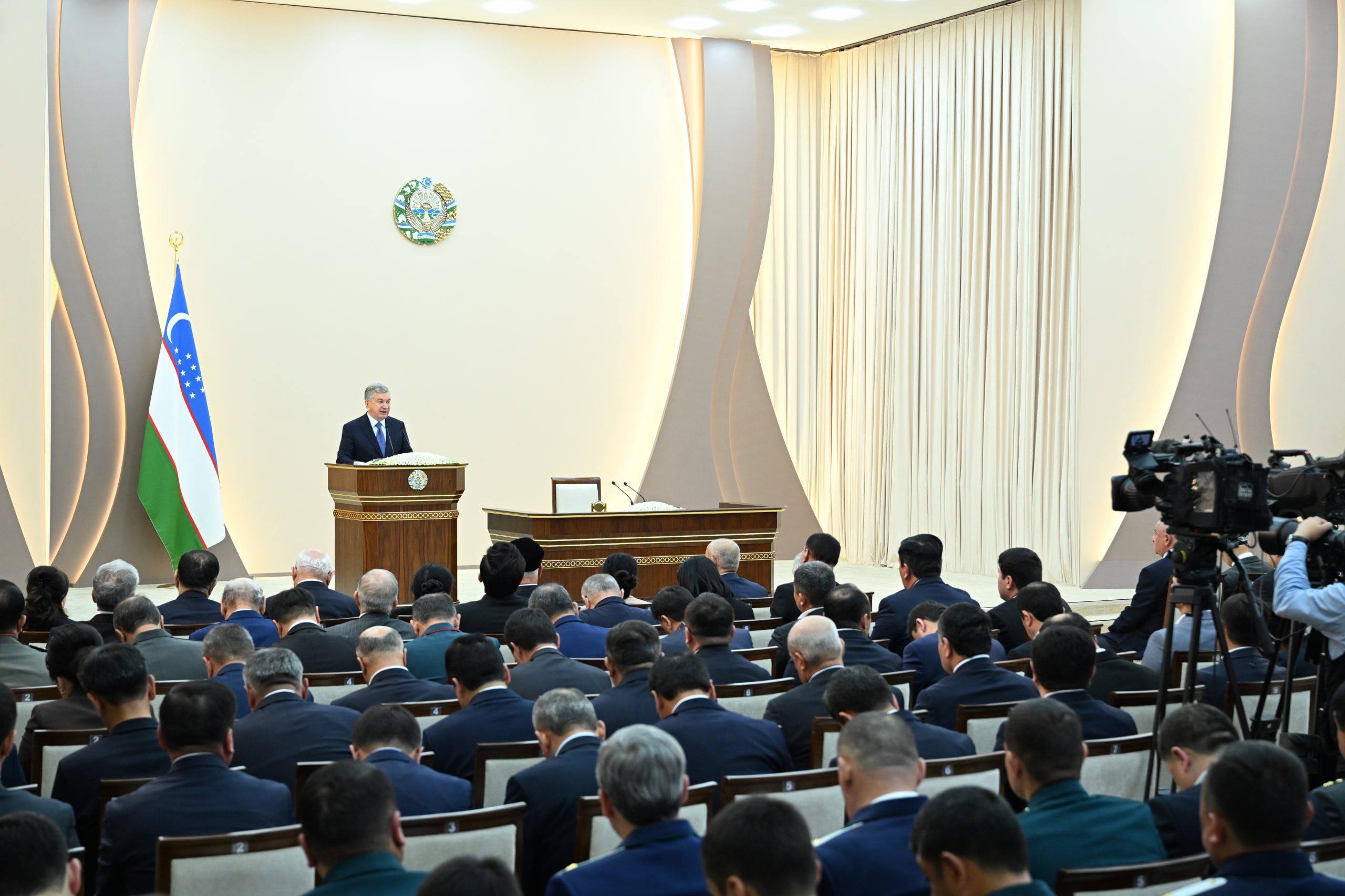 Мирзиёев Самарқандда катта мақсадларни белгилади: 11 трлн сўм, янги саноат зоналари ва минглаб иш ўринлари