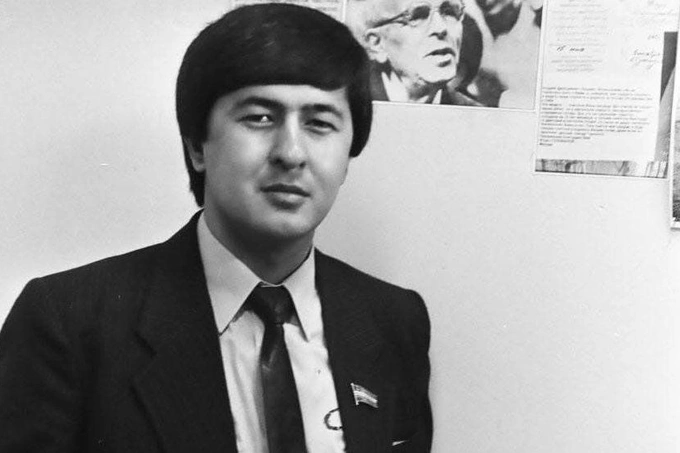 «Жамиятни қайта қурамиз деб астойдил ишондик, алданганимизни кечроқ сездик». Карим Баҳриевнинг машҳур мақоласини эслаб