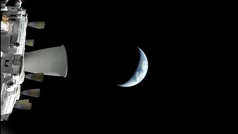 «Артемида-2»: «Орион» Ер орбитасидан чиқиб, Ойга йўл олди