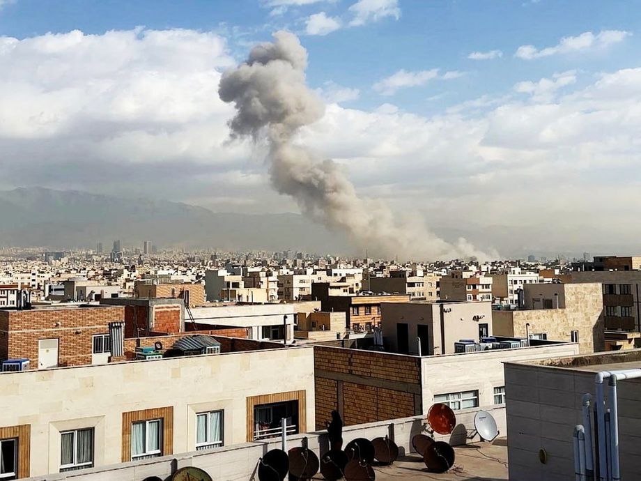 Исроил Эрондаги йирик нефт мажмуасига зарба берди, қурбонлар бор