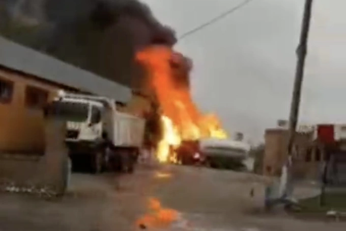 denovda-gaz-zapravkada-portlash-sodir-boldi-ikki-kishi-zharohatlandi