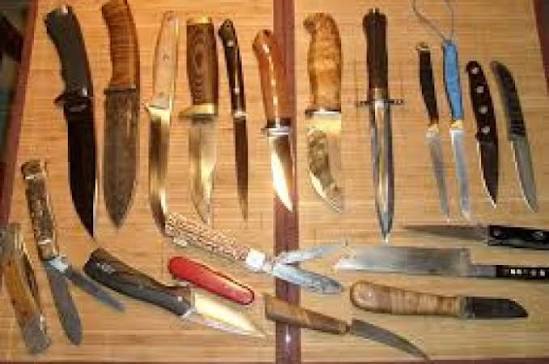 endilikda-sovuq-qurolni-takroran-olib-yurganlar-qamoq-zhazosiga-tayinlanadi