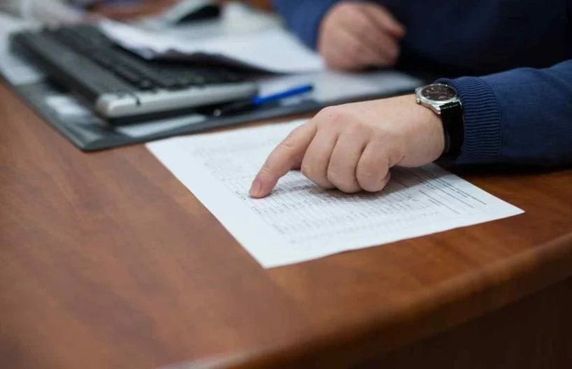 Самарқандда фуқаронинг кредит маблағини ўзлаштирган банк ходими аниқланди