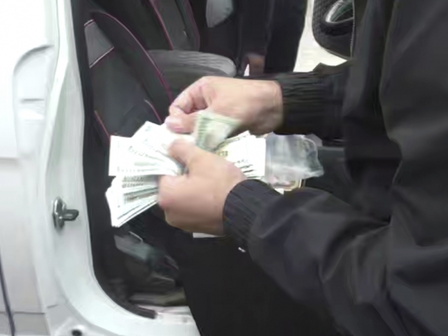 namanganda-qalbaki-dollar-sotayotganlar-qolga-tushdi