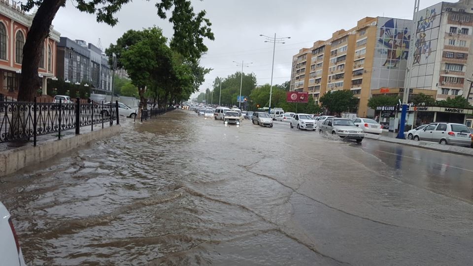 toshkent-hokimligi-kuchli-yomgirdan-keyin-kochalarni-suv-bosish-sabablarini-ma-lum-qildi