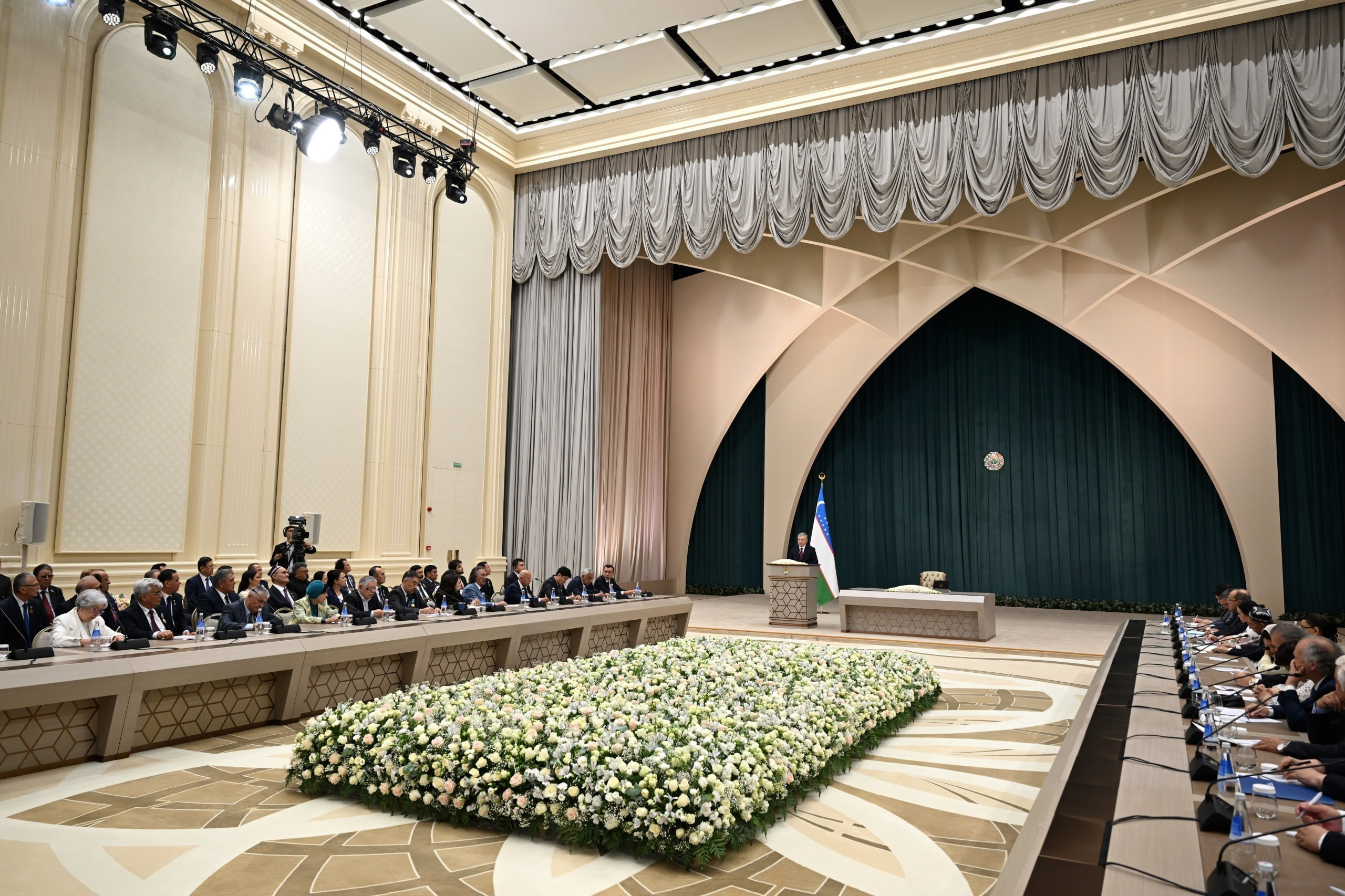 qator-izhodkorlarga-bir-yil-davomida-har-oy-5-mln-somdan-qalam-haqi-tolanadi