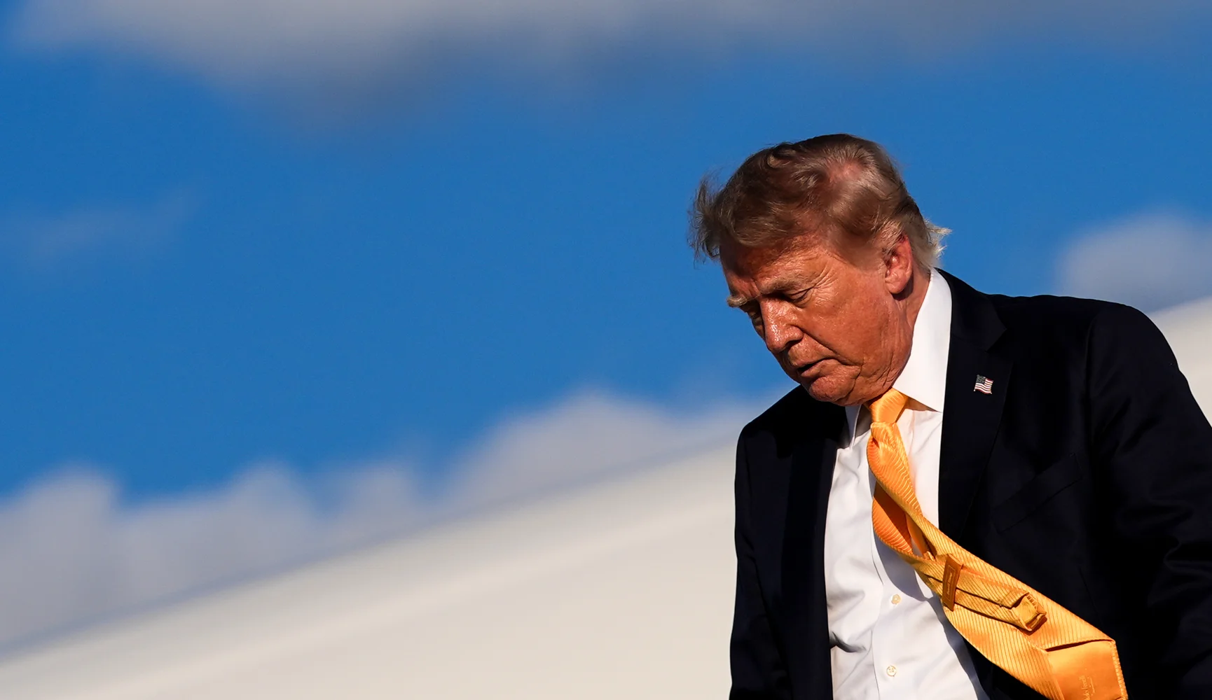 Трампнинг zнги қиёфаси интернетда муҳокамаларга сабаб бўлди