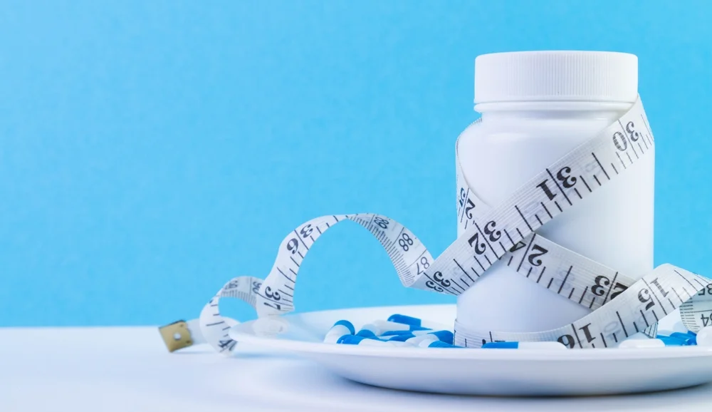 Америкаликлар оздирувчи дорилар харажатини қоплаш учун кийим-кечакдан тежамоқда